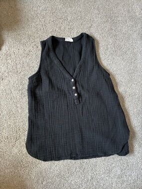 Black gauzy Sleeveless Tank Top